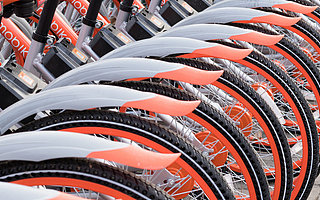 摩拜App今天将停止服务，已全面接入美团