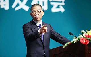 賣(mài)藥甜于賣(mài)水,首富鐘睒睒的隱秘醫(yī)藥版圖