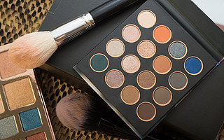 祛魅护肤产业热浪：渠道的繁荣悖论与品牌的长期主义