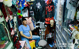 时尚“弄潮儿”都在菜市场，古着文化有何魔力？