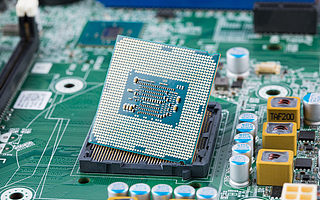 [1219创精选]中芯国际列入“黑名单”，老队友“背叛”英特尔