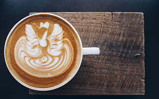连咖啡抱上中石化“大腿”，加油站卖咖啡竟比卖油还赚钱？