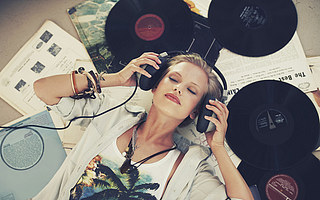 抖音、QQ音乐、网易云音乐们，算法左右歌曲推荐，而不是用户喜好？