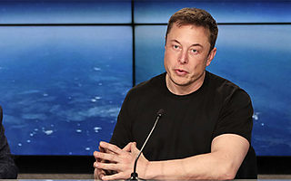 馬斯克:曾想將特斯拉低價賣給蘋果公司,但庫克拒絕見面