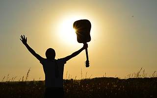 反壟斷法下騰訊音樂牽頭財團擬再購環(huán)球音樂股權