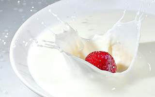 乳业大变局：蒙牛发力 伊利的“老大”还能当多久？