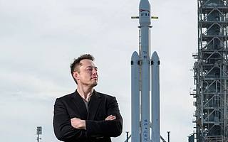 特斯拉狂降16萬，飛船炸了一次又一次，這個單挑太空的男人到底多牛？