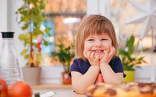 孩子王更新招股書：靠奶粉支撐近半業績 人口紅利減退卻逆勢擴張