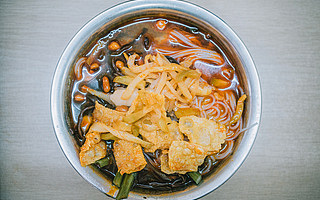 螺螄粉的網(wǎng)紅經(jīng)濟學(xué)，暴露了當(dāng)代年輕人的消費秘密