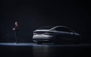 蔚来要对标「苹果」？逻辑是什么？