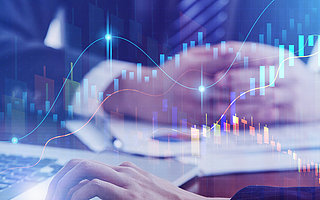 [0215创精选]TikTok在美业务出售暂停？春节档电影票房突破57亿元