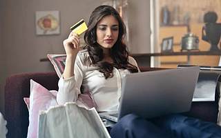 星期六商誉减值风险较高收关注函 遥望网络业绩目标存较大不确定性