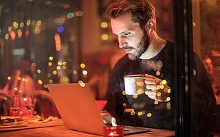 网易在线游戏服务收入546亿元 丁磊希望降低手游分发渠道分成