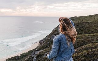 手握萬億資產 A股上市公司有5.79%為女性實控人