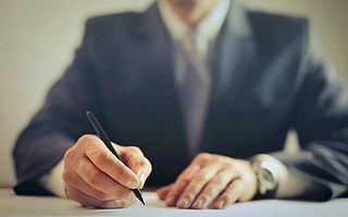 最搞笑的一家上市公司：董事長騷操作“被辭職” 公司引來監管函