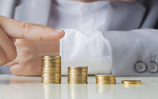 “狂热”比特币投资者悲喜录：一瞬登上财富之巅，一夕坠入资产低谷