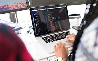 旗天科技董秘戴勇斌辞职 曾任大智慧、华丽家族董秘