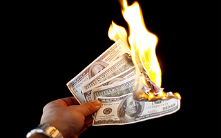 视频化时代的“碎钞机”：抖音、快手、B站三方鏖战