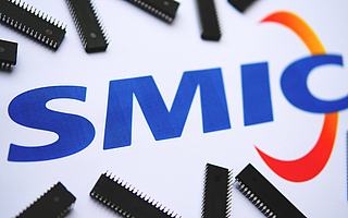 中芯国际扭亏为盈，联合CEO梁孟松留任，涨薪并获赠2千万房产｜看财报