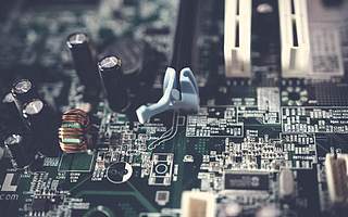 華海清科現(xiàn)金流長(zhǎng)期吃緊 關(guān)聯(lián)交易暴增占營(yíng)收六成