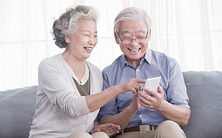 我妈人到中年，沦陷直播间