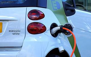 杉杉股份2020年業(yè)績“腰斬” 充電樁和服裝虧損擴(kuò)大