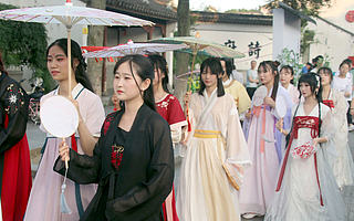 从复兴到日常化：汉服的“进击”一跃