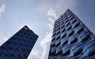 新华保险2020年业绩下滑 保费收入结构生变 偿付能力充足率降低