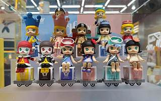 潮玩“线下巷战”：有门店日营业额10万+，首月客流超20万人