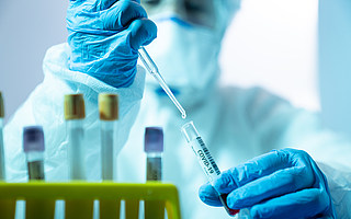美国欲放弃新冠肺炎疫苗知识产权专利，港、A、美三市疫苗板块“大地震”