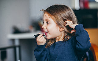 彩妝無限向下，兒童何去何從？