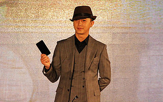 从打工人到资本家，归国偶像也想“求稳定”