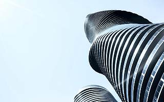 长鸿高科销售区域过于集中华东地区 首季现金流紧缺