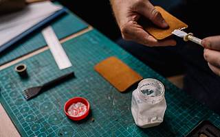 高盟新材财务总监辞任 仍担任副总和董秘 入职长达16年