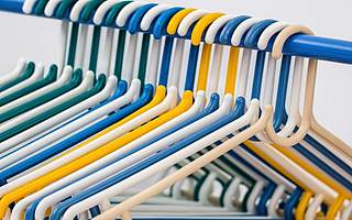 星辉环材产品价差大、业绩暴增遭问询 实控人大额拆借救星辉娱乐