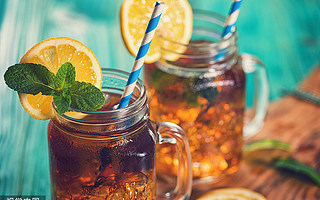 在奶茶店上赔惨了的年轻人，能靠柠檬茶翻身吗？