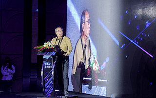 對話恒生電子白碩：“金融+區塊鏈”還需要調低預期，金融業去中心化剛需還未出現