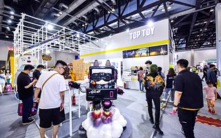 潮玩想要大众化：供应链亟待革新，纯集合店需要“灵魂”