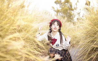 在二手转卖市场，围观三坑少女