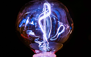 家族企业穗晶光电实控人认定被问询 核心技术人员来自竞争对手