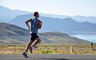 收入和利润反向变动 连续亏损 三夫户外持续经营能力被重点问询