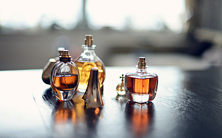 小香氛的大生意：野兽青年、观夏、御梵们如何撑起百亿香氛市场？