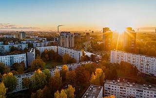 脚踩两道红线仍加速狂奔 业绩下滑的中交地产离千亿还有多远？