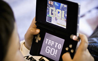 Q1财报依旧没惊喜股价却狂涨，脱离基本面的游戏驿站还涨得动吗？