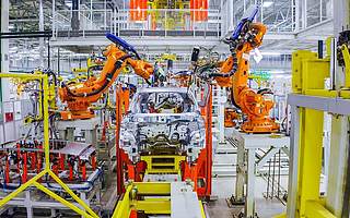 造車新勢力向左 OEM廠商向右 車企代工未來怎么走？