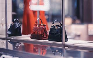 奢侈品FENDI以次充好被罰1.4萬元 網(wǎng)友：不到一個(gè)皮包價(jià)