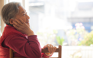 因女性而繁荣，适老化科技的钱景与挑战