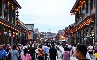 开街即爆红！强力圈粉年轻人，延安红街是怎么做到的？