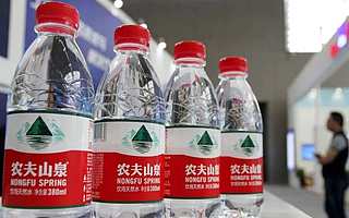 农夫山泉：“舆情危机”的搬运工？