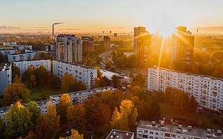 朗诗地产业绩亏损超1亿元 代建项目多 项目权益占比低